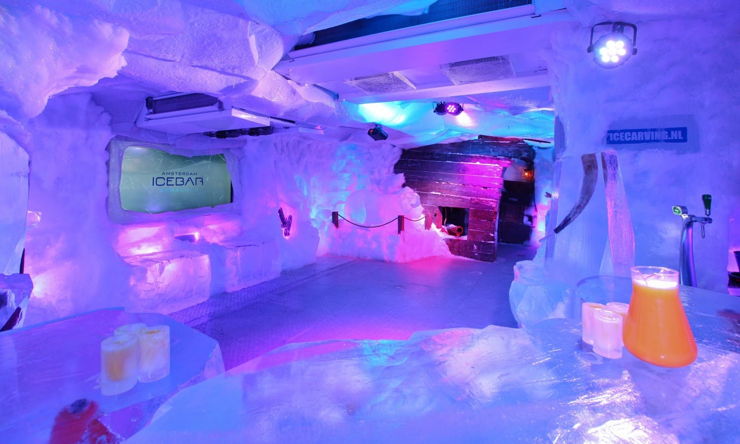 A coffee shop... the ice bar... and unlimited spare ribs... (part 4)